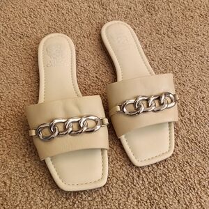 VINCE CAMUTO BEIGE SANDALS SZ 9